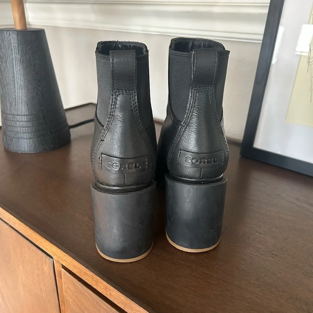 Sorel boots - Picture 3 of 5